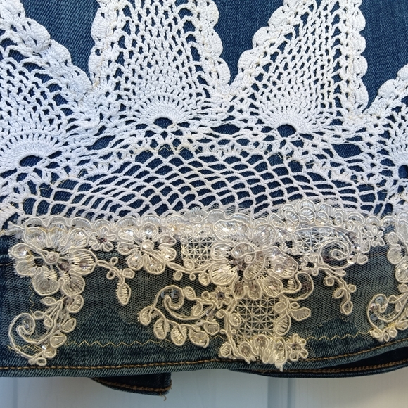 CLEARANCE SALE!! Custom Levi's Denim Jacket with Intricate White Lace - Picture 4 of 11